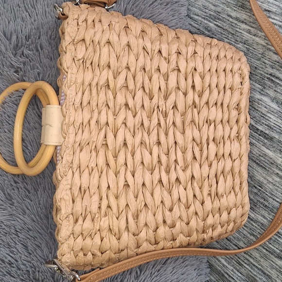 NWOT Collection 18 Straw Bag Collection 18 - Picture 2 of 14